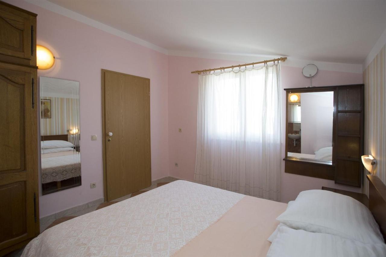 Apartments Gudelj Trogir Eksteriør billede