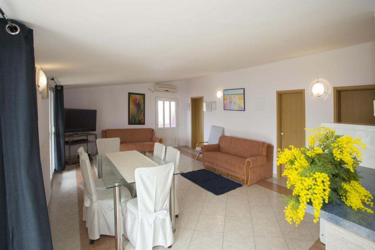 Apartments Gudelj Trogir Eksteriør billede