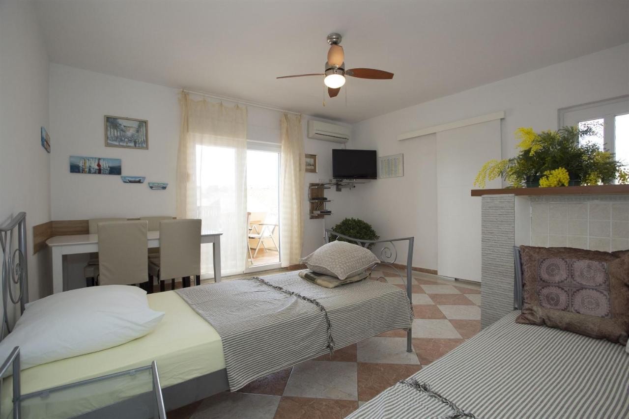 Apartments Gudelj Trogir Eksteriør billede