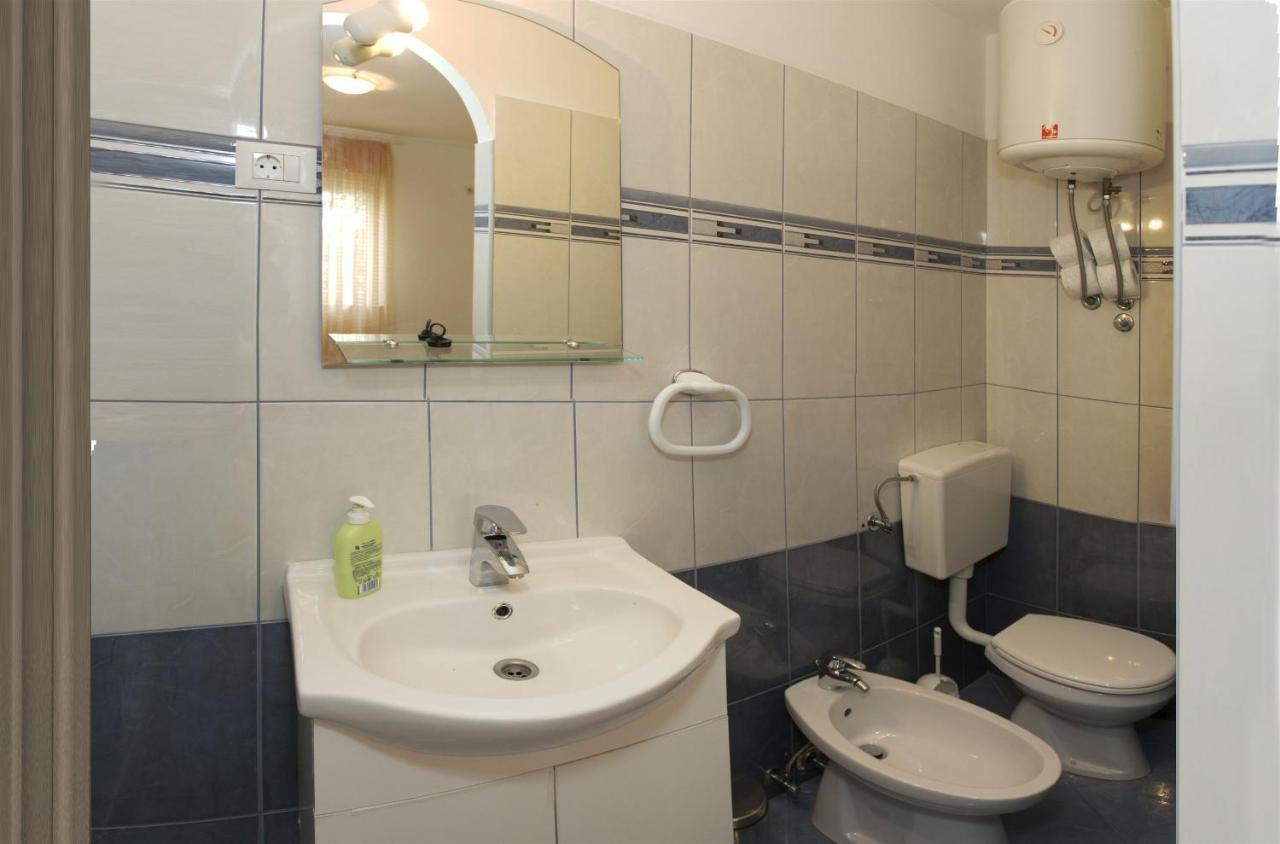 Apartments Gudelj Trogir Eksteriør billede