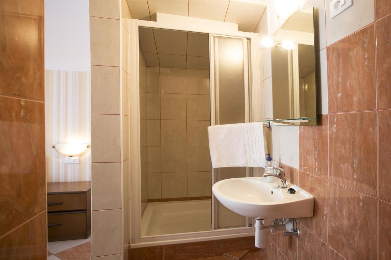Apartments Gudelj Trogir Eksteriør billede