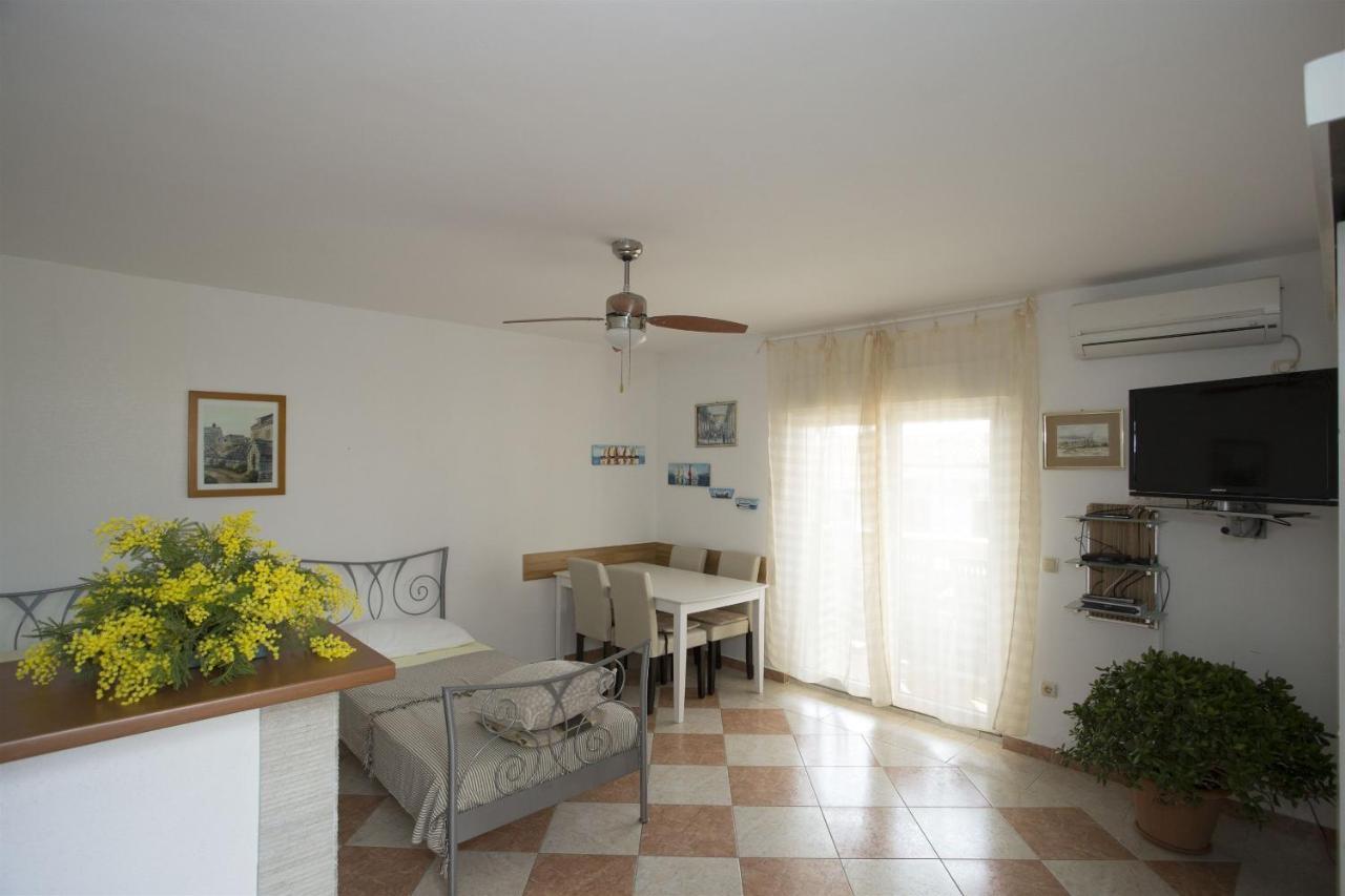 Apartments Gudelj Trogir Eksteriør billede