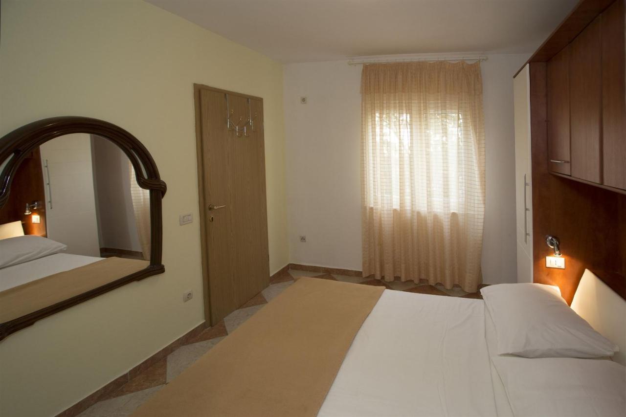 Apartments Gudelj Trogir Eksteriør billede