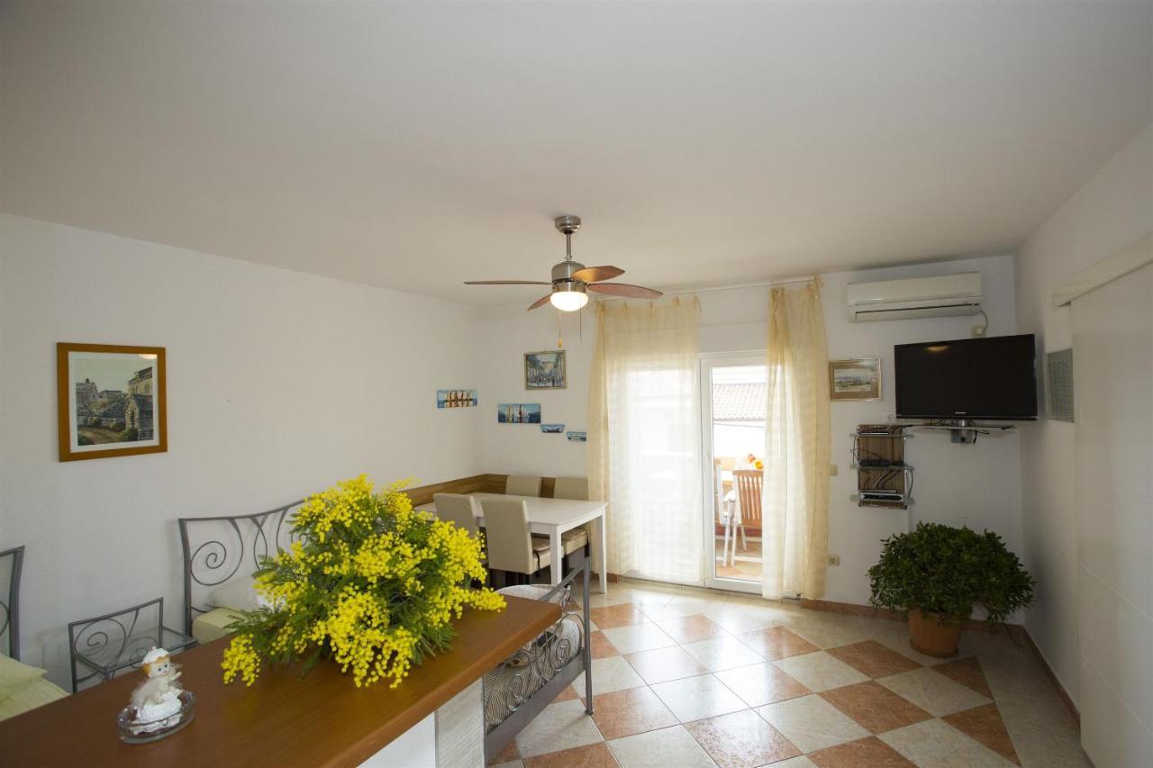 Apartments Gudelj Trogir Eksteriør billede