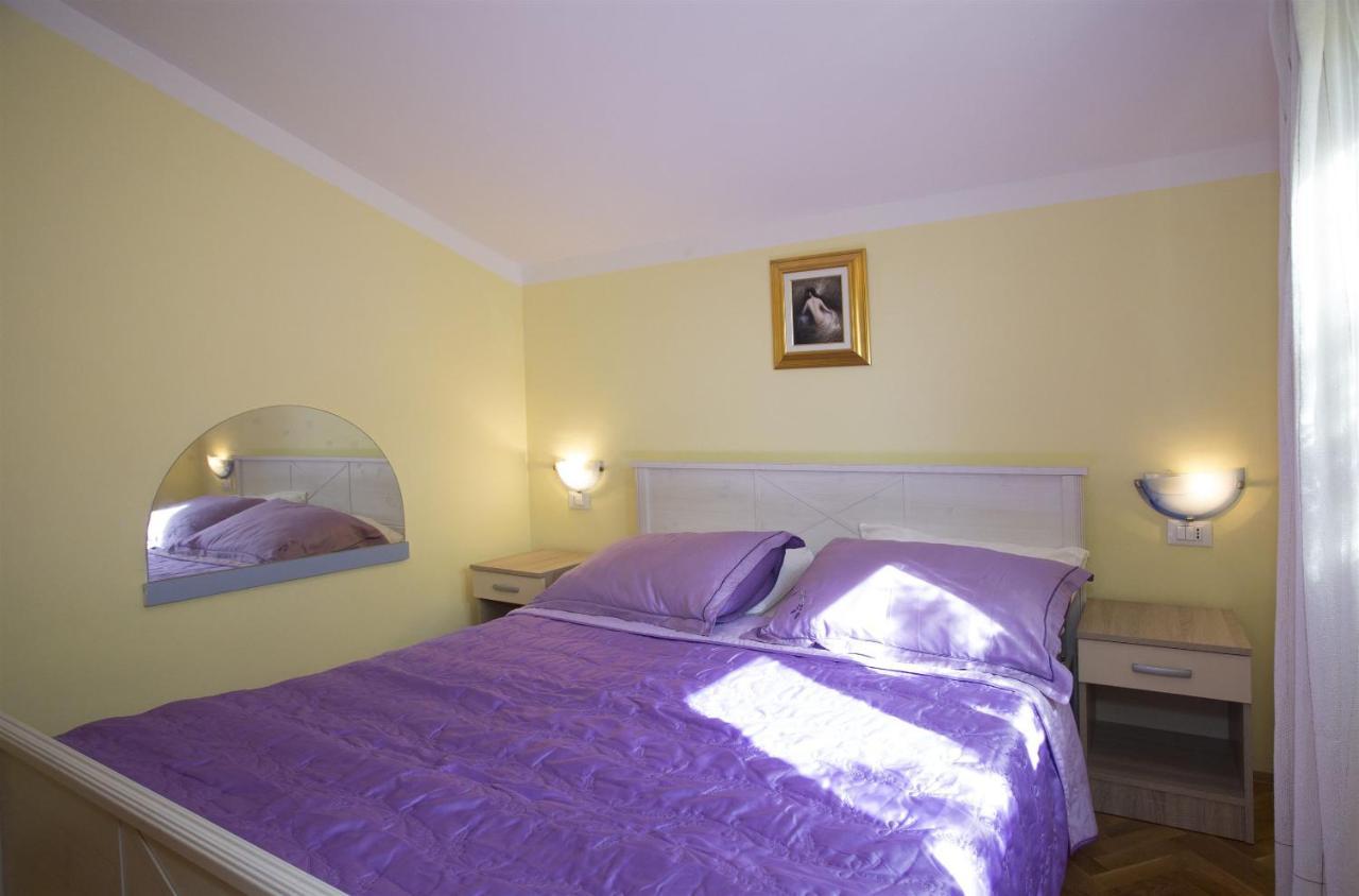 Apartments Gudelj Trogir Eksteriør billede