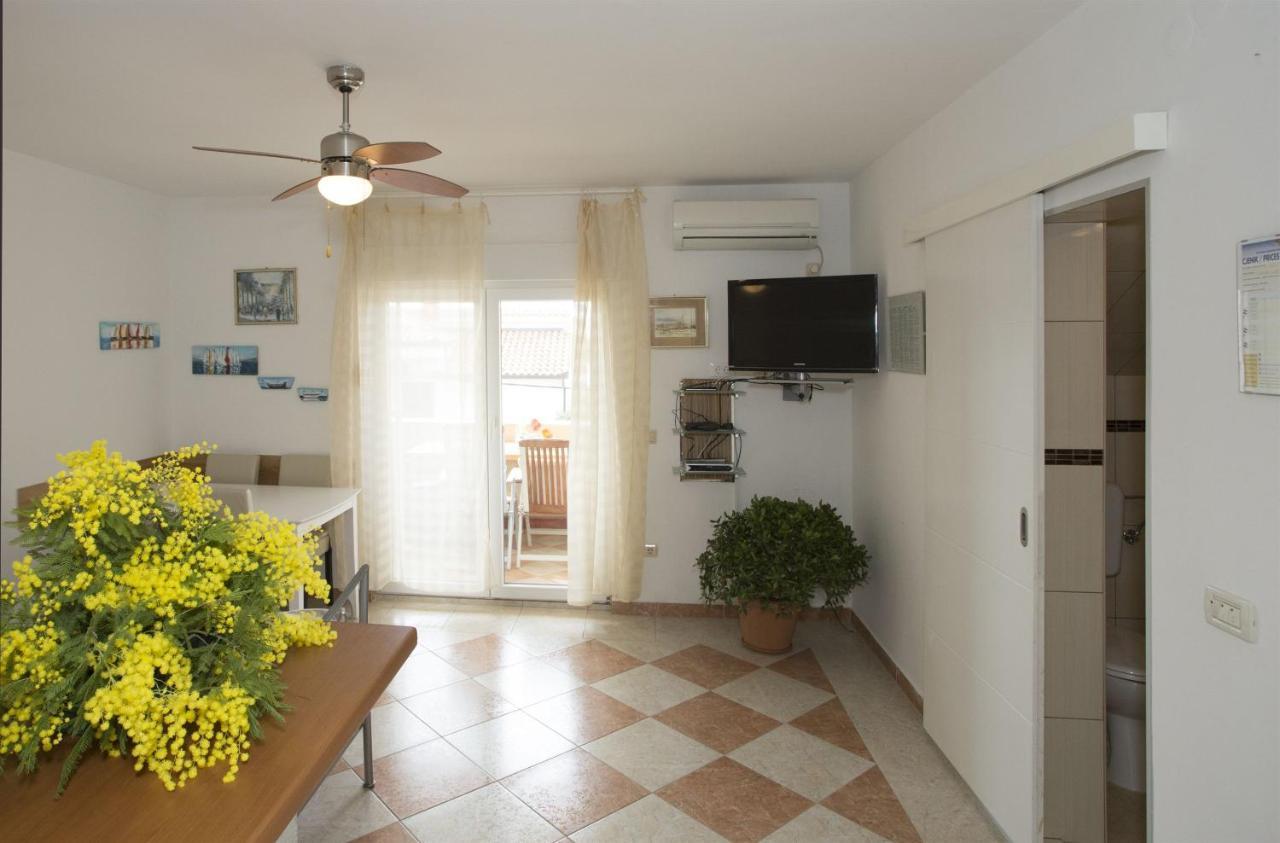 Apartments Gudelj Trogir Eksteriør billede