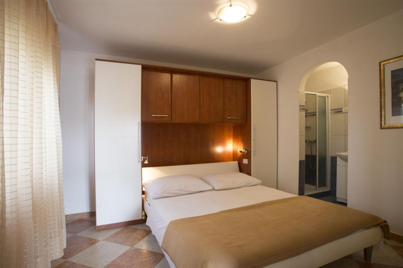 Apartments Gudelj Trogir Eksteriør billede